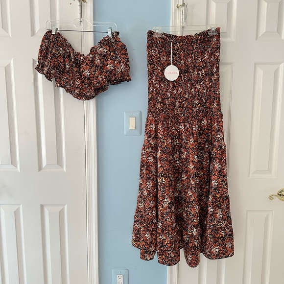 Two piece set - Picture 3 of 5